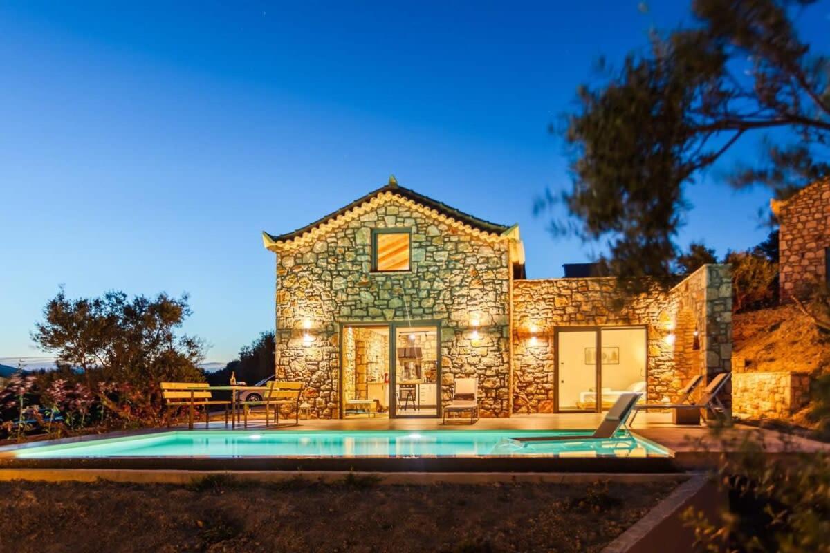 Gerakada Exclusive-seaview With Private Pool Villa